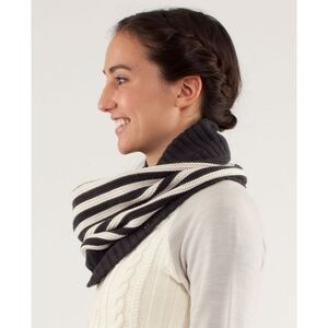 Lululemon Chalet Keep Your Neck Cozy Scarf Polar Cream / Deep Coal Stripe